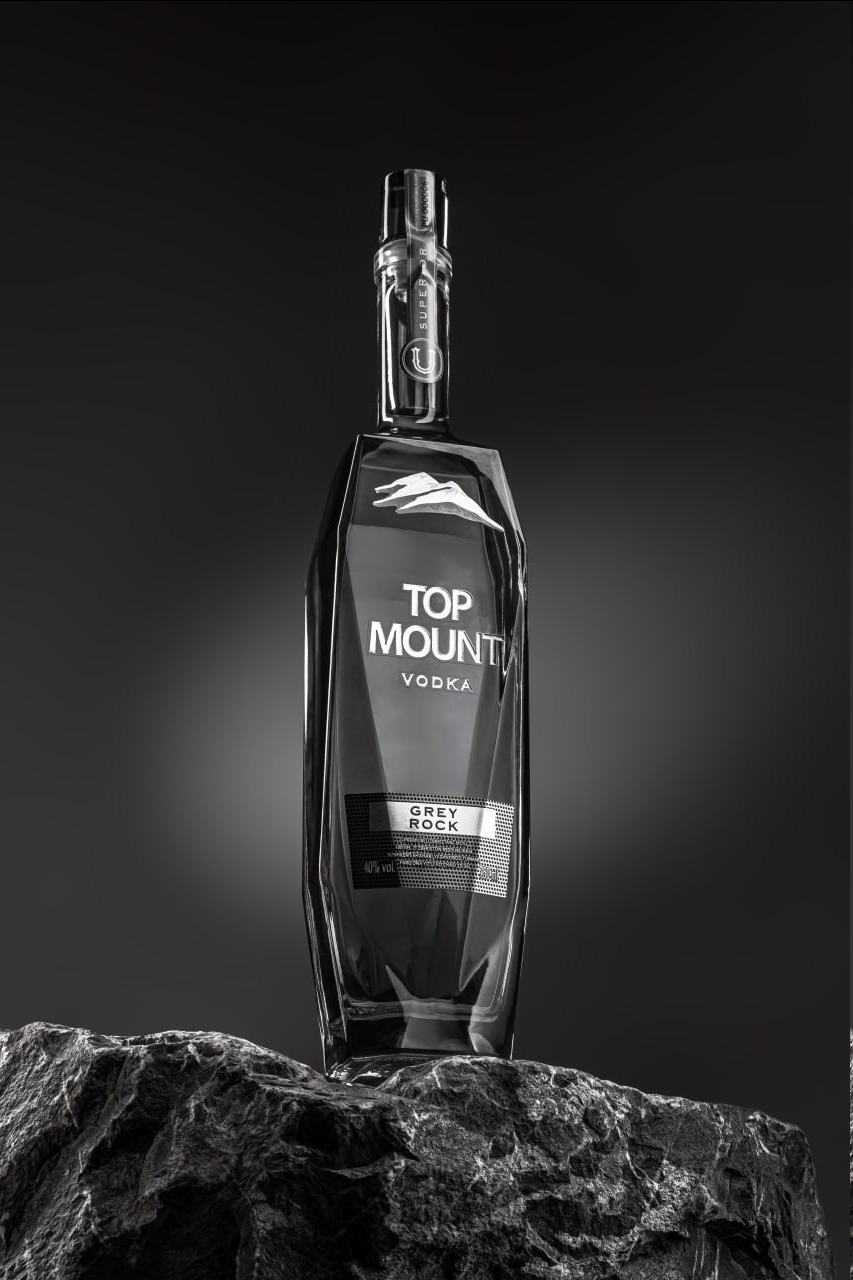 TOP MOUNT Vodka Bottle
